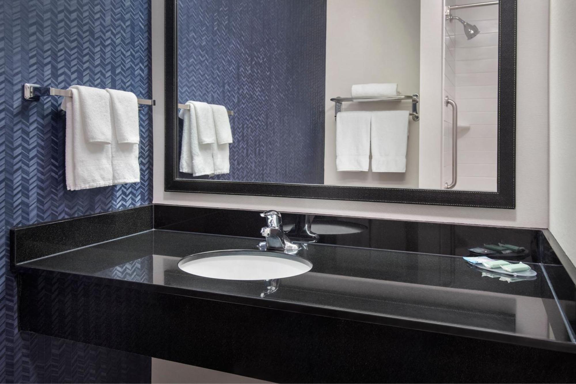 Fairfield Inn & Suites By Marriott Watertown Thousand Islands Экстерьер фото